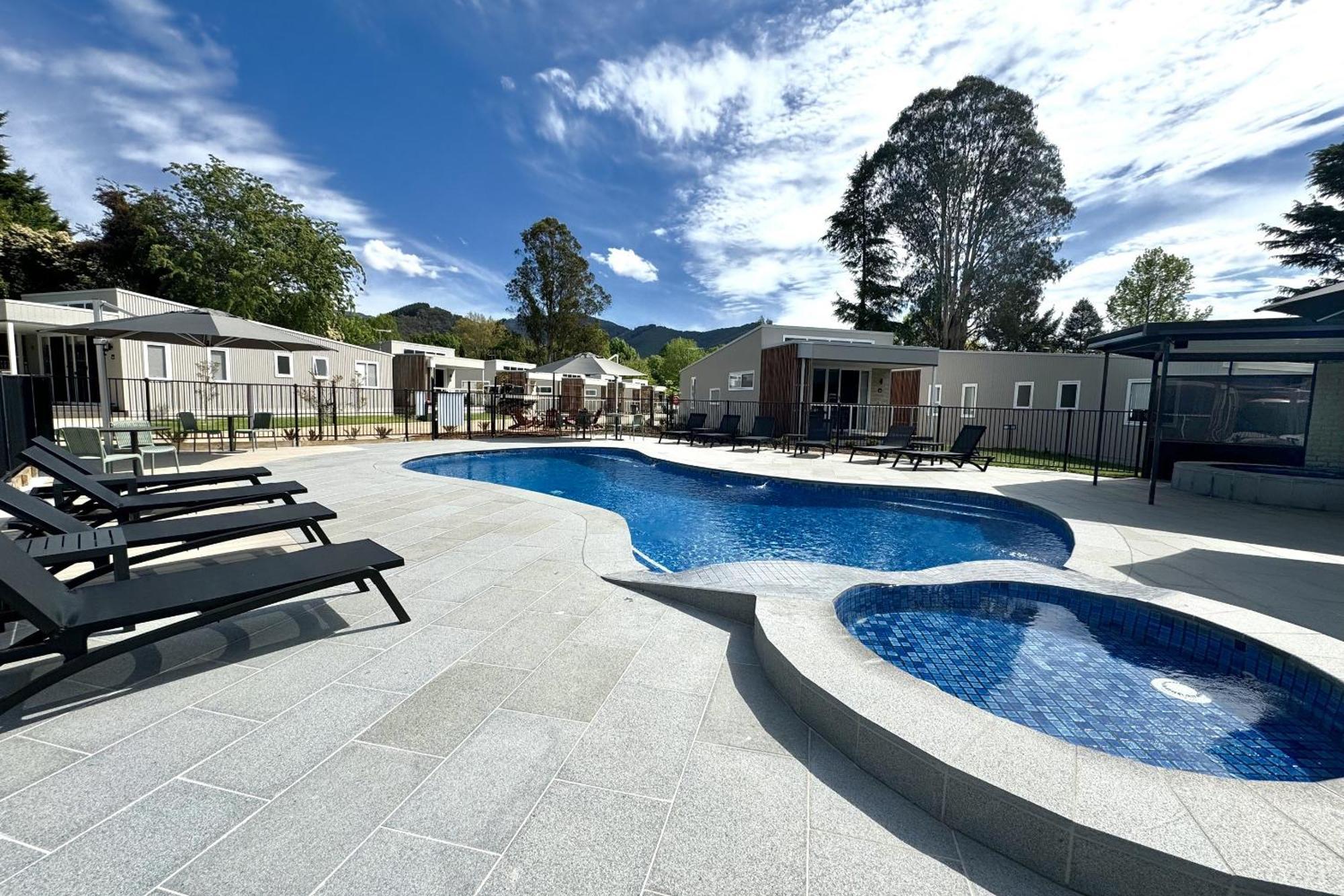 Tasman Holiday Parks - South ไบรท์ ภายนอก รูปภาพ
